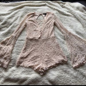 Bell sleeve lace romper Forever 21 Size S